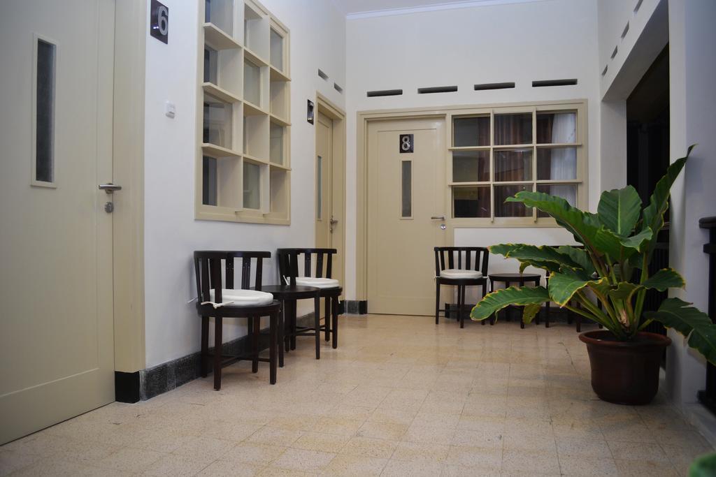 Srikandi Guesthouse マラン エクステリア 写真