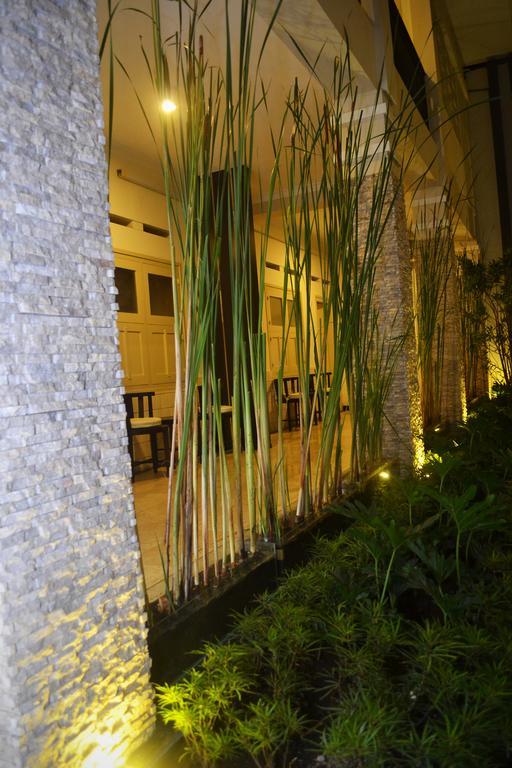 Srikandi Guesthouse マラン エクステリア 写真