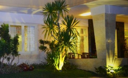 Srikandi Guesthouse マラン エクステリア 写真