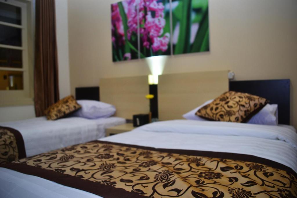 Srikandi Guesthouse マラン エクステリア 写真