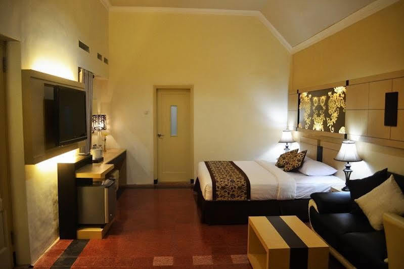 Srikandi Guesthouse マラン エクステリア 写真